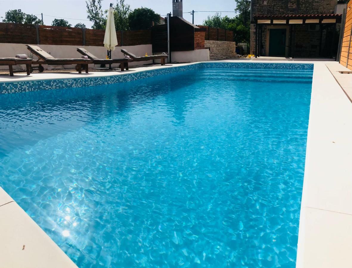 Apartments Malic Pridraga Exterior photo
