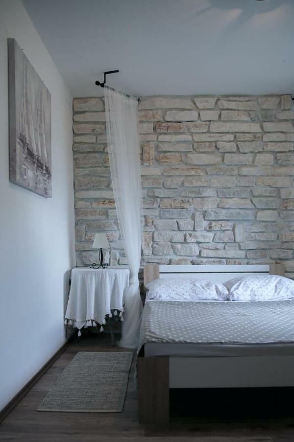 Apartments Malic Pridraga Exterior photo